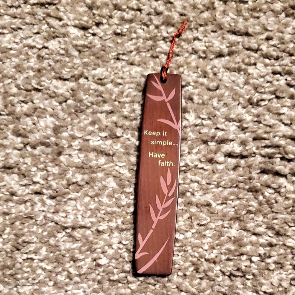 12/$30 BNWOT 📖 wooden FAITH bookmark